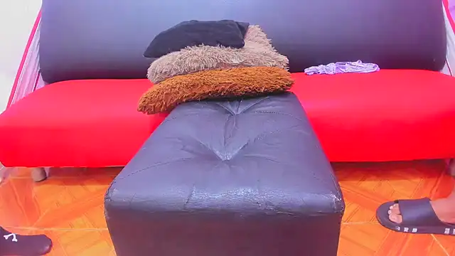 Snapshot of In_my_room_anything_goes chatting on November 2025 03:53:02 AM In my room anything goes online show from November 2025 03:53:02 AM