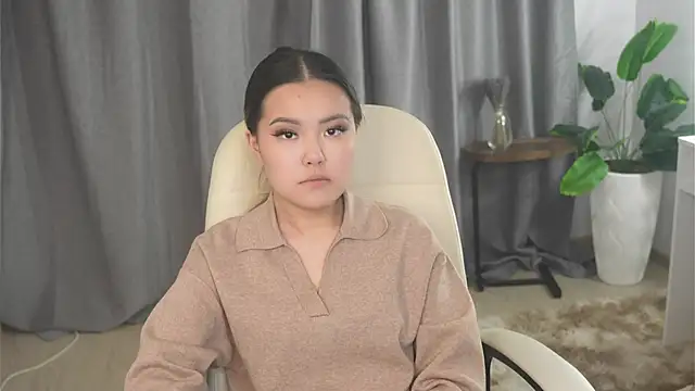 MuoiArdizzone online show from October 2025 01:12:02 PM