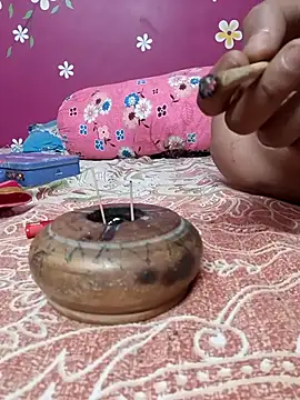 Laal Parilove online show from November 2025 08:22:02 PM