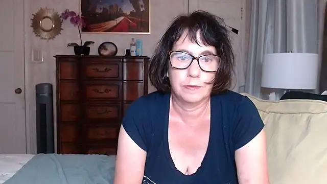 Snapshot of BigbustedBrenda chatting on November 2025 05:01:02 PM BigbustedBrenda online show from November 2025 05:01:02 PM