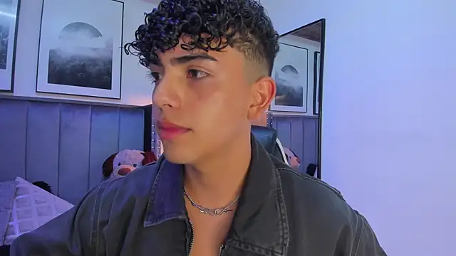 Snapshot of Niick_Twiink chatting on November 2025 08:11:01 PM Niick Twiink online show from November 2025 08:11:01 PM