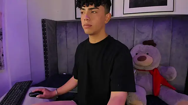 Snapshot of Niick_Twiink chatting on November 2025 07:57:02 PM Niick Twiink online show from November 2025 07:57:02 PM