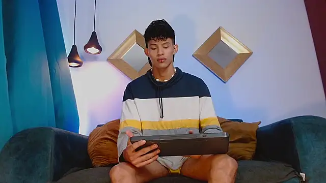 KamiSuarez online show from November 2025 01:13:02 PM