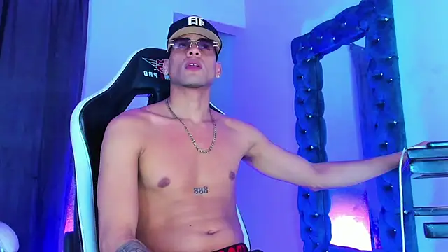 Snapshot of Yourtemptation555 chatting on November 2025 06:56:02 AM Yourtemptation555 online show from November 2025 06:56:02 AM