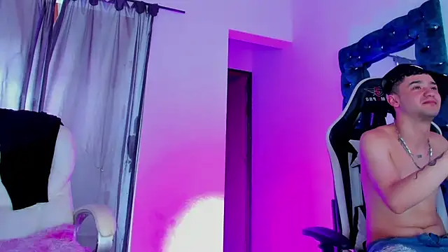 Snapshot of Yourtemptation555 chatting on November 2025 07:02:02 PM Yourtemptation555 online show from November 2025 07:02:02 PM