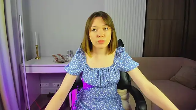 Snapshot of R_I_N_A chatting on December 2025 12:59:02 AM R I N A online show from December 2025 12:59:02 AM