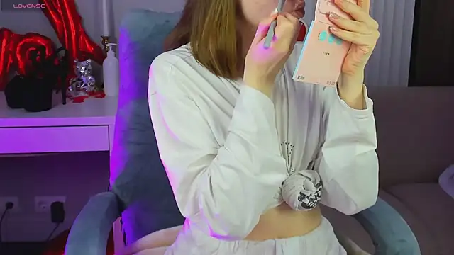 R I N A online show from April 2026 01:15:01 AM