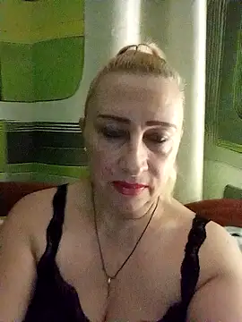 Snapshot of Esenia505 chatting on December 2025 03:23:01 AM Esenia505 online show from December 2025 03:23:01 AM