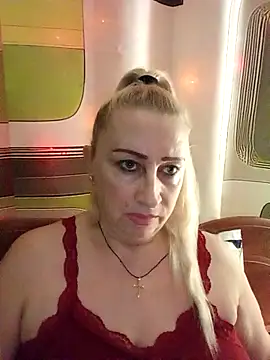 Snapshot of Esenia505 chatting on December 2025 05:41:01 PM Esenia505 online show from December 2025 05:41:01 PM