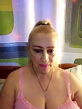 Snapshot of Esenia505 chatting on December 2025 05:48:02 AM Esenia505 online show from December 2025 05:48:02 AM