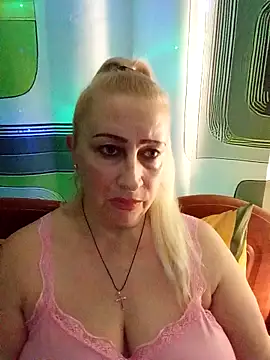 Snapshot of Esenia505 chatting on December 2025 06:05:02 PM Esenia505 online show from December 2025 06:05:02 PM