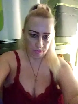 Snapshot of Esenia505 chatting on January 2026 07:00:01 AM Esenia505 online show from January 2026 07:00:01 AM