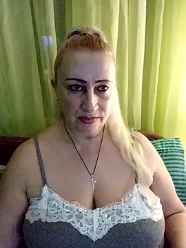 Snapshot of Esenia505 chatting on January 2026 07:57:01 AM Esenia505 online show from January 2026 07:57:01 AM