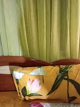 Snapshot of Esenia505 chatting on February 2026 08:35:02 PM Esenia505 online show from February 2026 08:35:02 PM