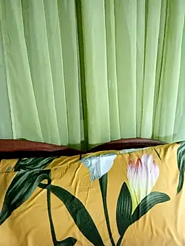 Snapshot of Esenia505 chatting on February 2026 06:30:01 PM Esenia505 online show from February 2026 06:30:01 PM