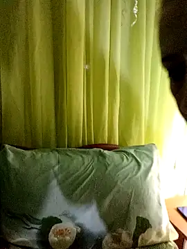 Snapshot of Esenia505 chatting on March 2026 09:35:01 AM Esenia505 online show from March 2026 09:35:01 AM