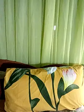 Snapshot of Esenia505 chatting on March 2026 08:29:01 AM Esenia505 online show from March 2026 08:29:01 AM