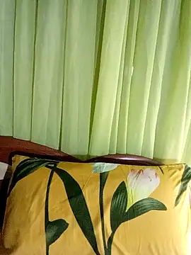 Snapshot of Esenia505 chatting on March 2026 03:28:01 PM Esenia505 online show from March 2026 03:28:01 PM