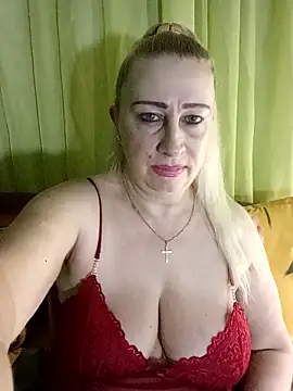 Snapshot of Esenia505 chatting on March 2026 04:02:02 AM Esenia505 online show from March 2026 04:02:02 AM