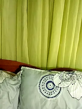 Snapshot of Esenia505 chatting on April 2026 03:39:01 AM Esenia505 online show from April 2026 03:39:01 AM