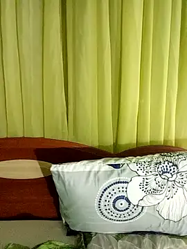 Snapshot of Esenia505 chatting on April 2026 10:48:02 PM Esenia505 online show from April 2026 10:48:02 PM