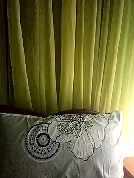 Snapshot of Esenia505 chatting on April 2026 02:16:01 AM Esenia505 online show from April 2026 02:16:01 AM