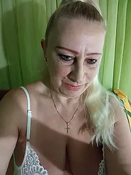 Esenia505 online show from July 2026 01:41:02 AM