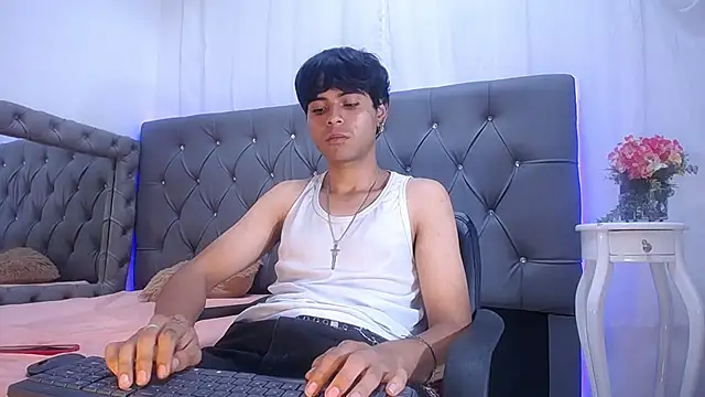 TonnyHawk707 online show from November 2025 11:32:01 AM