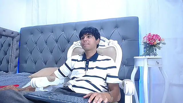 TonnyHawk707 online show from November 2025 11:21:02 AM