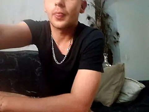 Snapshot of THOMMONSTER5299 chatting on December 2025 01:58:01 AM THOMMONSTER5299 online show from December 2025 01:58:01 AM