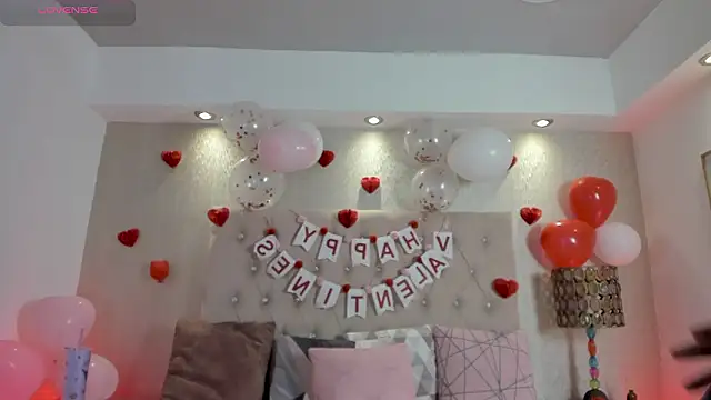 Snapshot of KamyGlam chatting on February 2026 08:05:01 PM KamyGlam online show from February 2026 08:05:01 PM