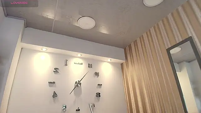 Snapshot of KamyGlam chatting on March 2026 08:05:02 PM KamyGlam online show from March 2026 08:05:02 PM