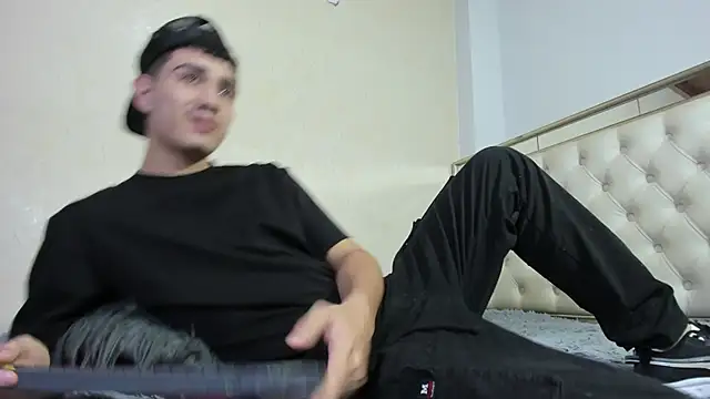 Snapshot of alejo_gray chatting on November 2025 03:06:02 AM alejo gray online show from November 2025 03:06:02 AM