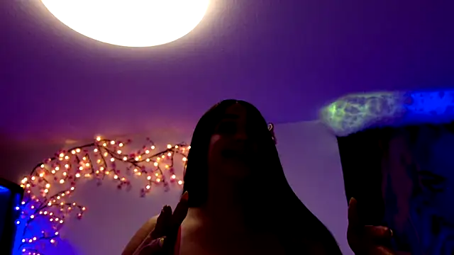 Snapshot of TriplexTemptationx chatting on November 2025 10:15:02 PM TriplexTemptationx online show from November 2025 10:15:02 PM