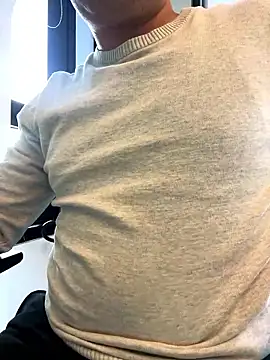 Snapshot of LeoBlaze13 chatting on January 2026 08:33:01 PM LeoBlaze13 online show from January 2026 08:33:01 PM