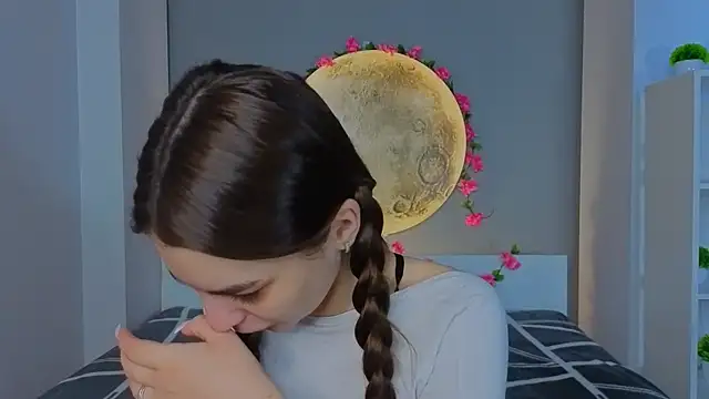 LauraHansil online show from February 2026 06:18:02 AM