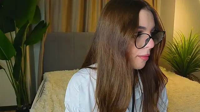 LauraHansil online show from May 2026 07:30:01 PM