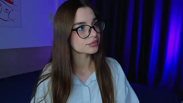 LauraHansil online show from May 2026 07:08:01 PM