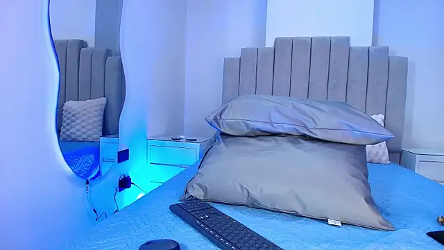 Snapshot of emma_trix chatting on December 2025 11:52:02 AM emma trix online show from December 2025 11:52:02 AM