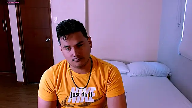 KingMoreno1 online show from October 2025 01:01:02 PM