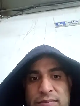 yuhenthr online show from November 2025 10:43:01 PM