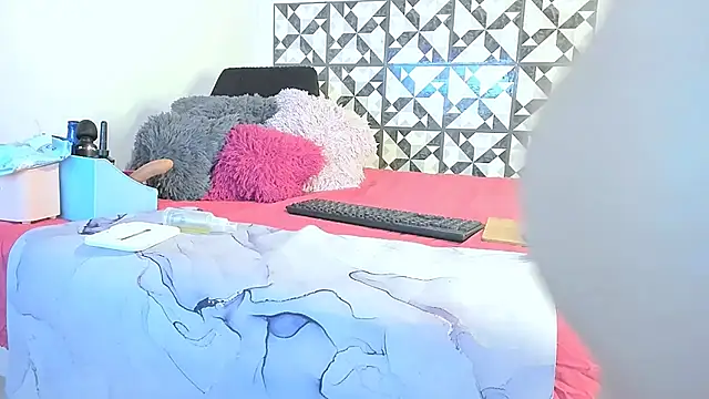 Snapshot of coffeandmilk1 chatting on August 2026 05:22:01 PM coffeandmilk1 online show from August 2026 05:22:01 PM