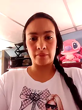 Snapshot of Isa-Giraldo chatting on November 2025 03:07:02 PM Isa-Giraldo online show from November 2025 03:07:02 PM