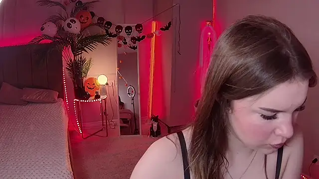 Alice Bloome online show from November 2025 05:42:01 AM