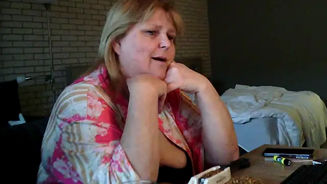 Sylviastar46 online show from April 2026 04:27:01 PM