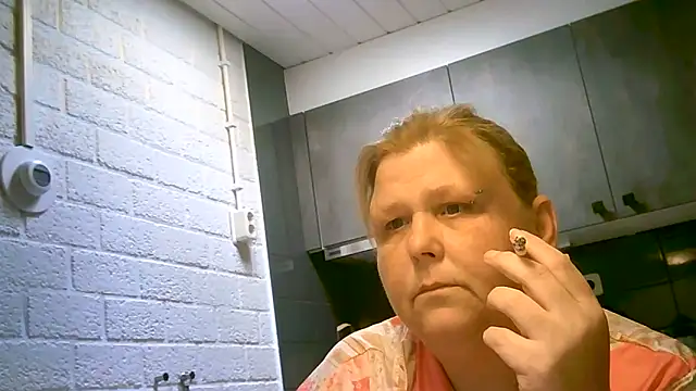 Sylviastar46 online show from May 2026 04:15:02 PM