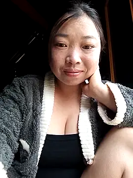 julybe online show from April 2026 04:27:01 AM