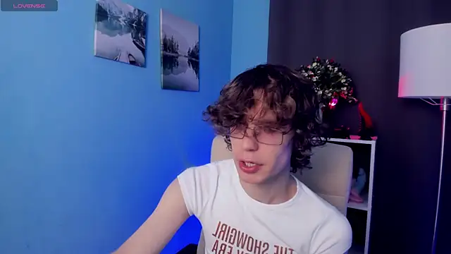 LeoBensyten online show from November 2025 04:45:02 PM