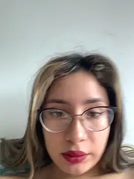 Snapshot of vanessa-242424 chatting on November 2025 03:06:02 PM vanessa-242424 online show from November 2025 03:06:02 PM