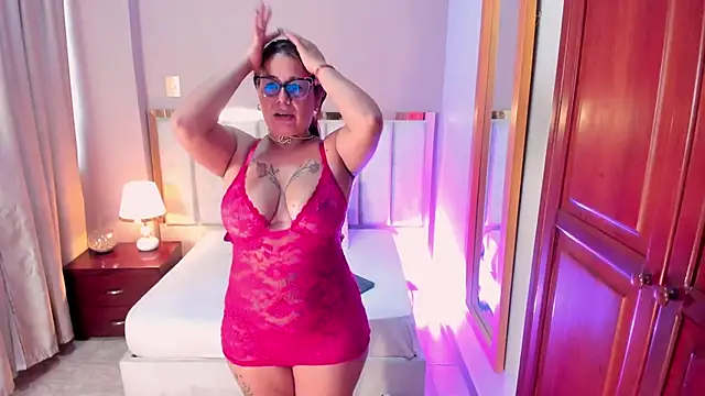 Snapshot of HannaaWells chatting on December 2025 04:02:01 PM HannaaWells online show from December 2025 04:02:01 PM